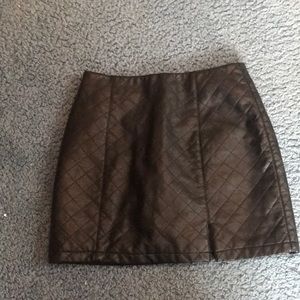forever 21 M faux leather black skirt